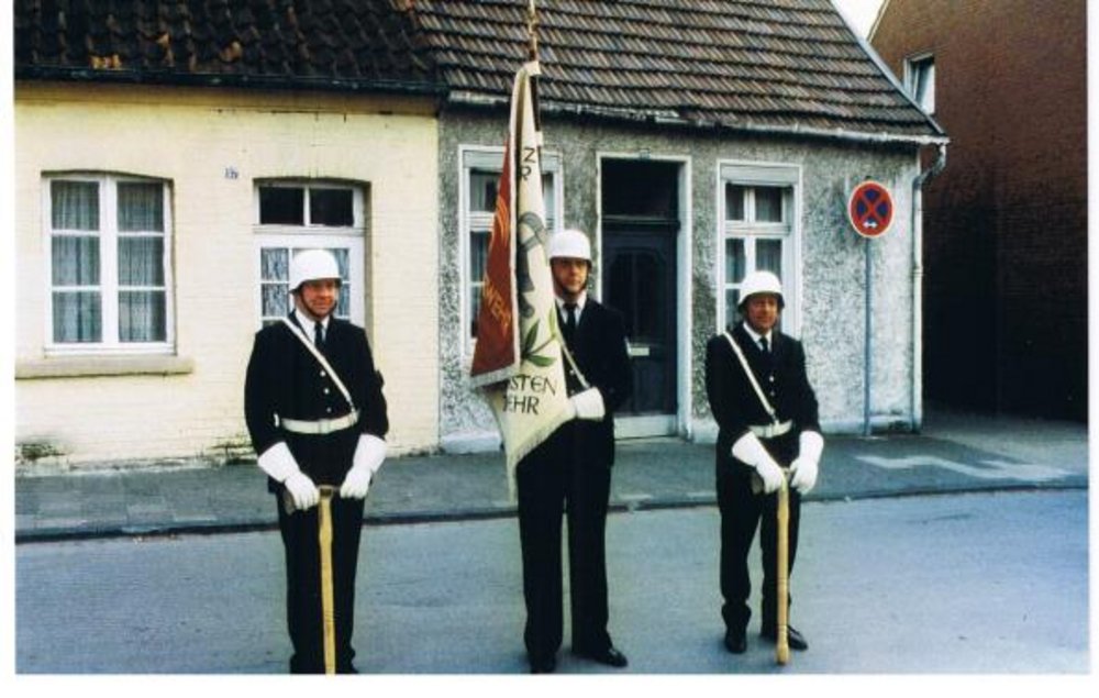 Der goldene Nagel der von Bürgermeister Schirmer zur Einweihung eingeschlagen wurde