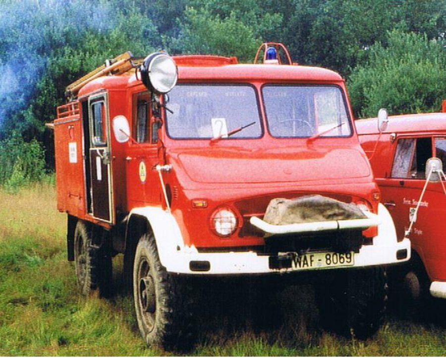 Vorauslöschfahrzeug VLF / Hilfsrüstwagen HRW – –