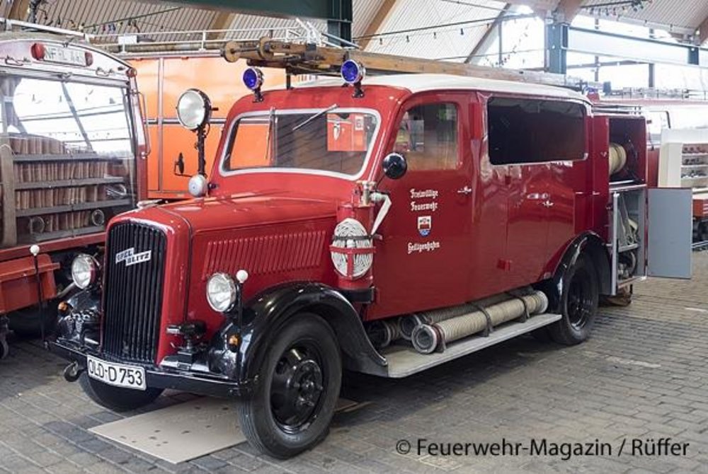 Im Feuerwehrmuseum Norderstedt zu bewundern: LF 8 der FF Heiligenhafen (SH) auf Opel – Fahrgestell, Baujahr 1939, mit einer frühen Form von Blaulichtern. Foto: M. Rüffer