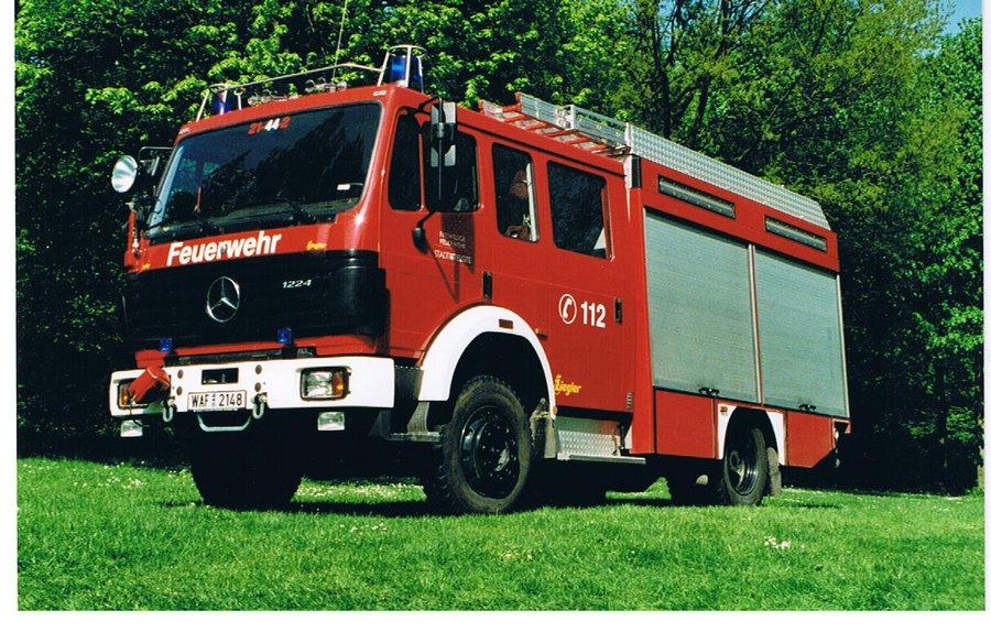 Hilfeleistungs Löschgruppenfahrzeug HLF 16 / 12 Löschgruppenfahrzeug LF 16 / 12